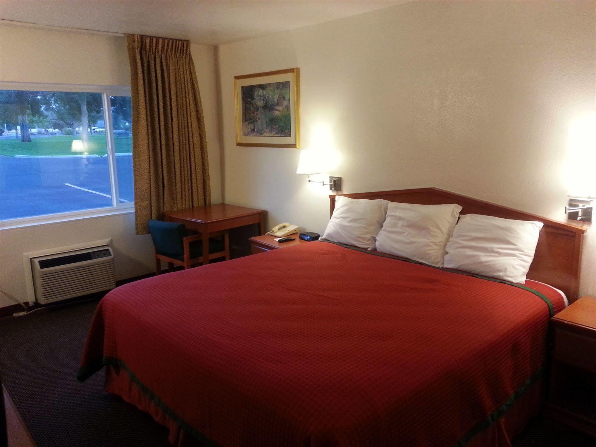 Econo Lodge Мозес-Лейк Екстер'єр фото
