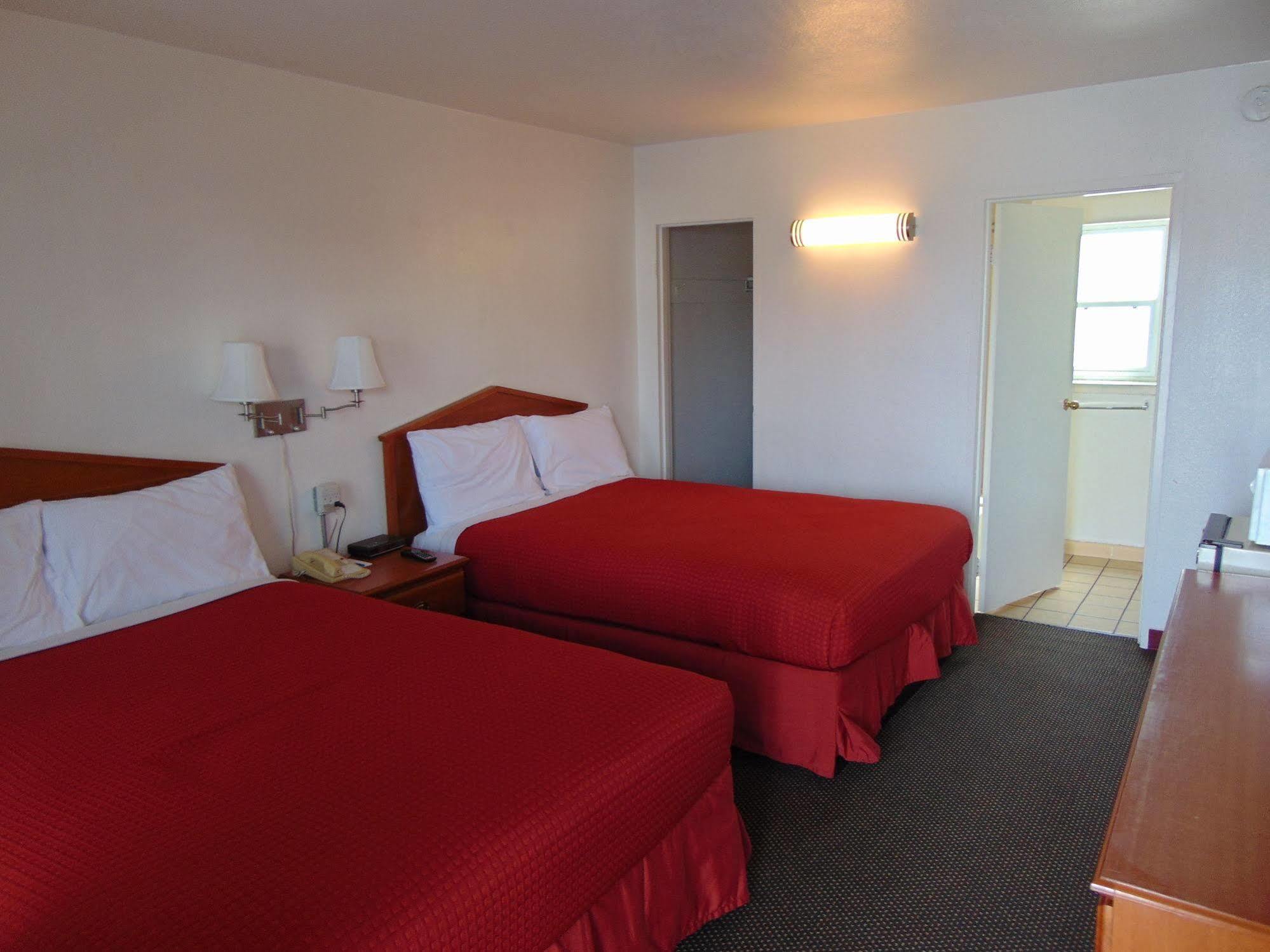 Econo Lodge Мозес-Лейк Екстер'єр фото