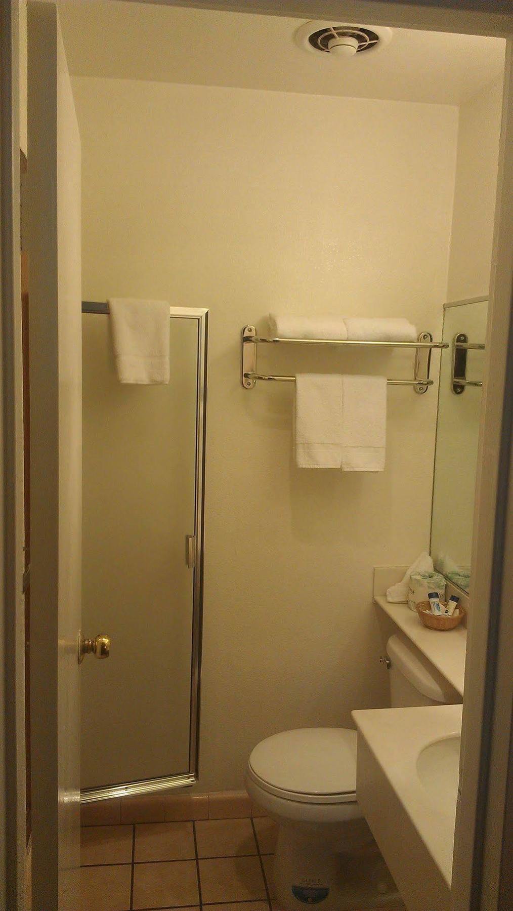 Econo Lodge Мозес-Лейк Екстер'єр фото